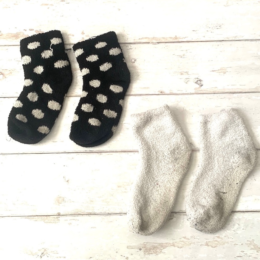 Fuzzy Socks Winter Fleece Bundle Set of 2 White Black Polka Dots Women’s OS